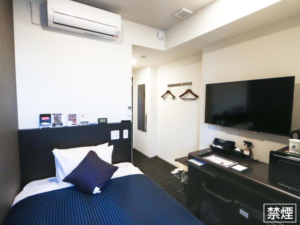 Hotel Livemax Yokohama Stadium Mae מראה חיצוני תמונה