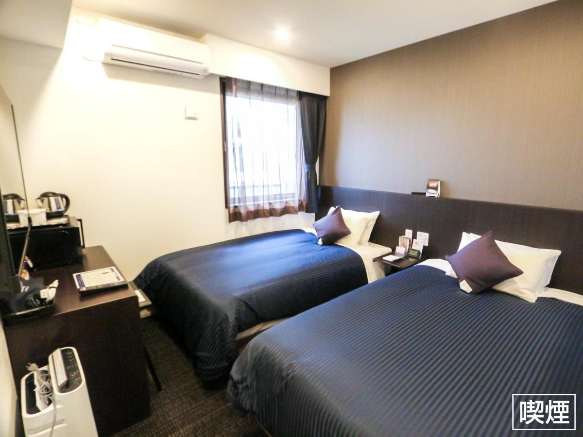 Hotel Livemax Yokohama Stadium Mae מראה חיצוני תמונה