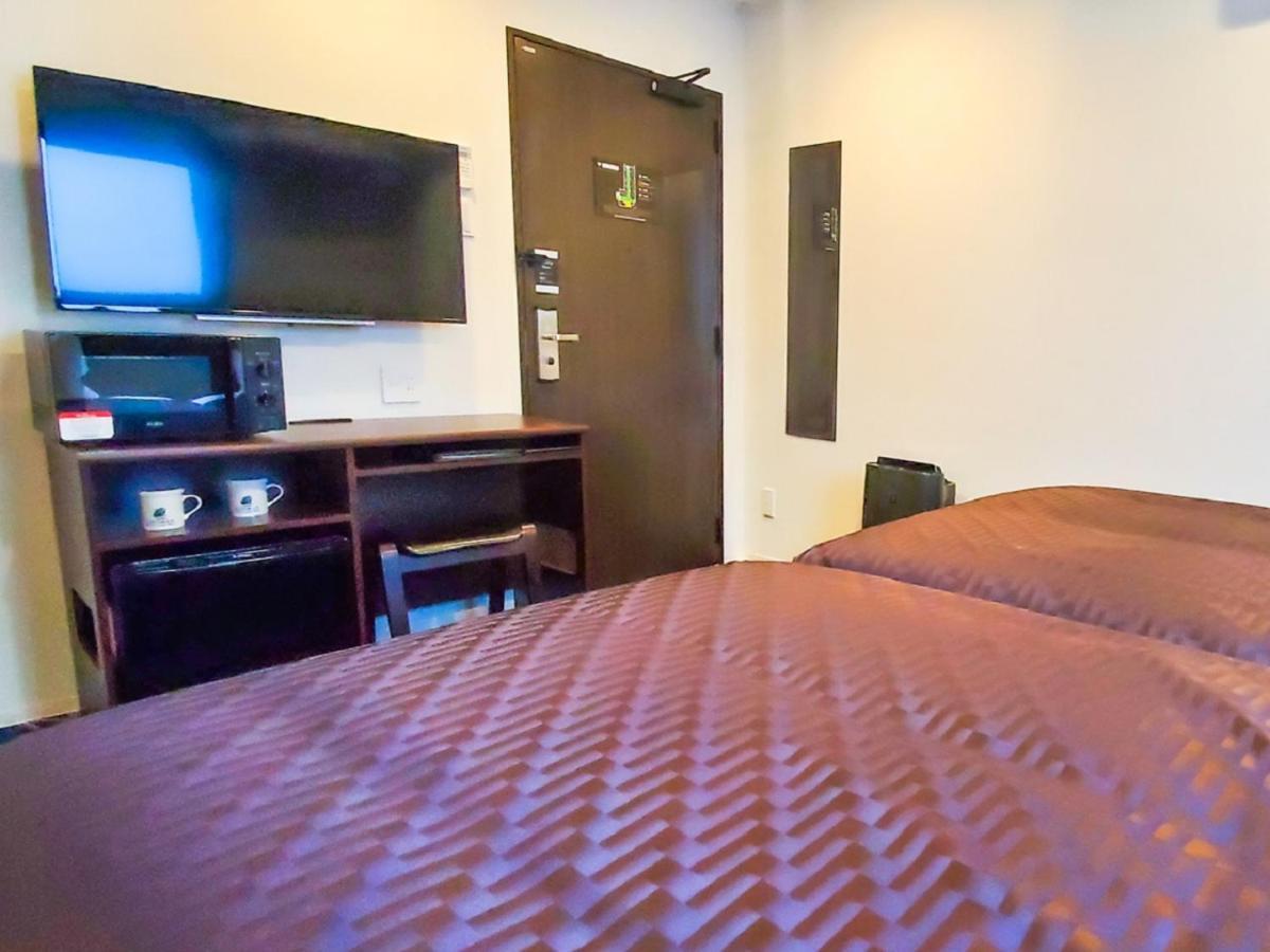 Hotel Livemax Yokohama Stadium Mae מראה חיצוני תמונה