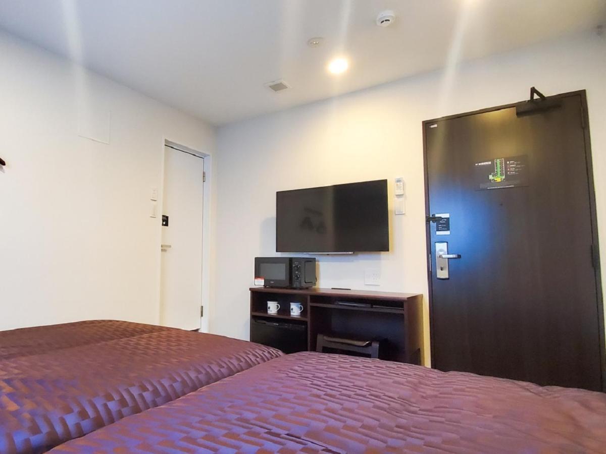 Hotel Livemax Yokohama Stadium Mae מראה חיצוני תמונה